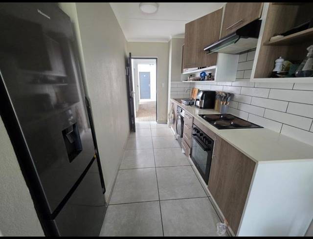 2 BEDROOM PROPERTY TO RENT IN GLEN MARAIS